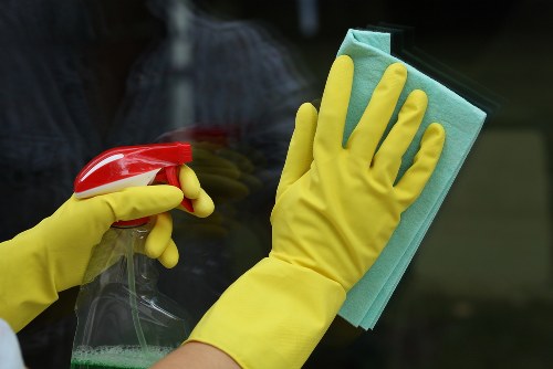 Pimlico Carpetcleaning technician preparing a safe carpet cleaning service