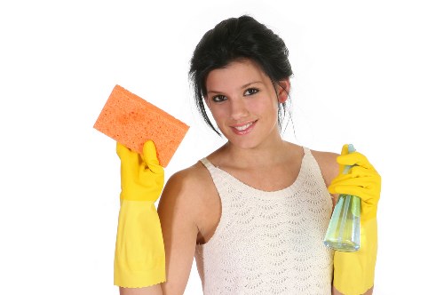 Bathroom deep cleaning in Pimlico removing limescale and grime